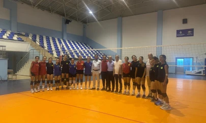 Silivrispor Yönetiminden Kız Voleybol Takımı'na Moral Ziyareti