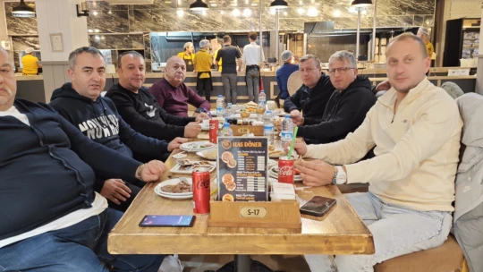 Sivaslı Halil Şahin takımını mükemmel ağırladı