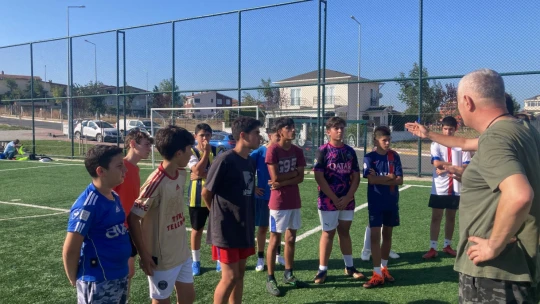 Gümüşyakaspor gençleriyle sahaya indi