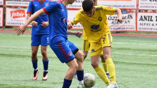 Silivrispor'un gençleri farka koştu 8-0