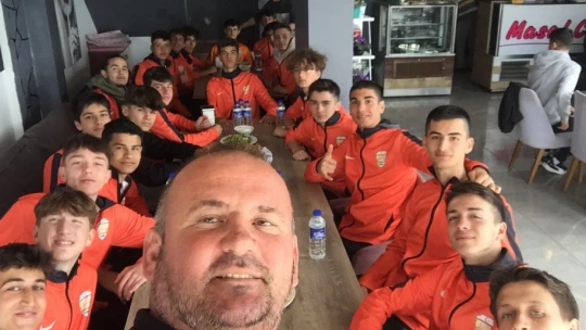 Beycilerspor'un kahvaltısı Cemil Akbacak'tan