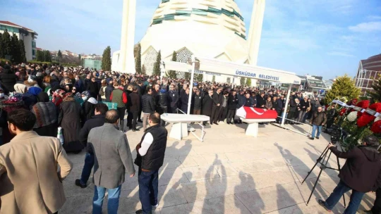 Dünya Baltacıoğlu son yolculuğuna uğurlandı