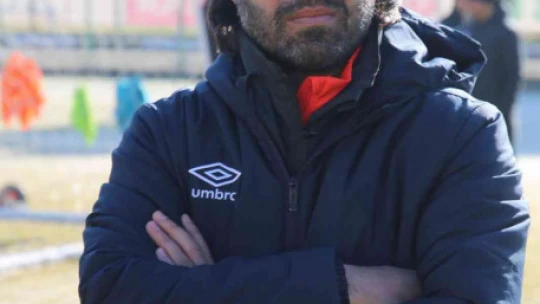 Sivas Belediyespor'un yeni teknik direktörü Hayrettin Yerlikaya ilk idmanına çıktı