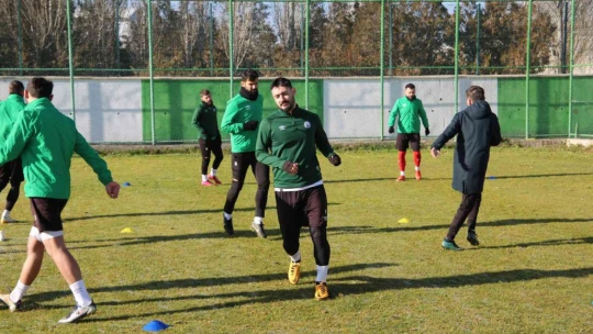 Sivas Belediyespor'un yeni teknik direktörü Hayrettin Yerlikaya ilk idmanına çıktı