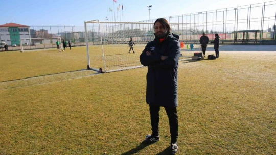 Sivas Belediyespor'un yeni teknik direktörü Hayrettin Yerlikaya ilk idmanına çıktı