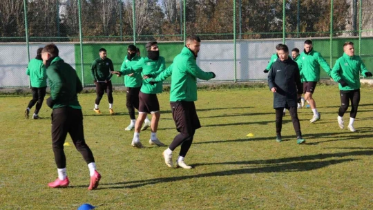 Sivas Belediyespor'un yeni teknik direktörü Hayrettin Yerlikaya ilk idmanına çıktı