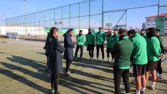 Sivas Belediyespor'un yeni teknik direktörü Hayrettin Yerlikaya ilk idmanına çıktı