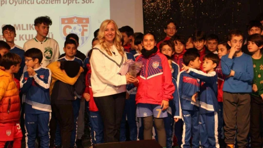 Yıldız futbolcuların sorunları seminerde ele alındı