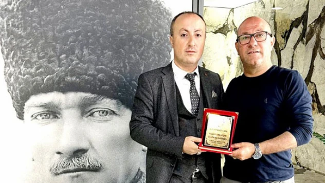 Gümüşyakaspor'dan Cemil Kızılkaya'ya Teşekkür Plaketi