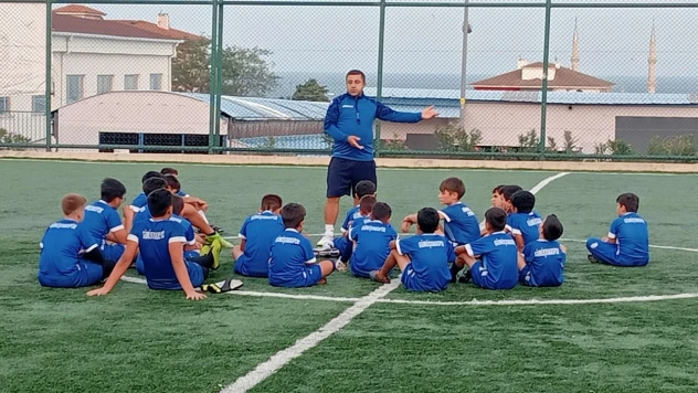 Gümüşyakaspor futbolcu fabrikası tam gaz çalışıyor