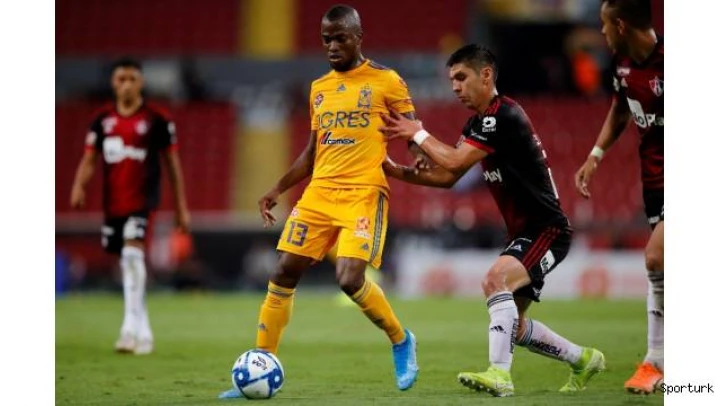 Fenerbahçe'nin yeni transferi Valencia, İstanbul'a geldi