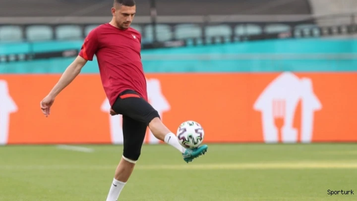 Milli futbolcu Merih Demiral ilk başkanını unutmadı