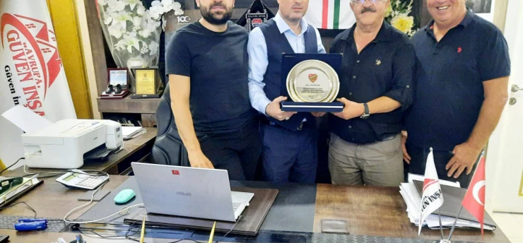 Alibeyspor'dan sponsoru Avrupa Güven İnşaat'a teşekkür