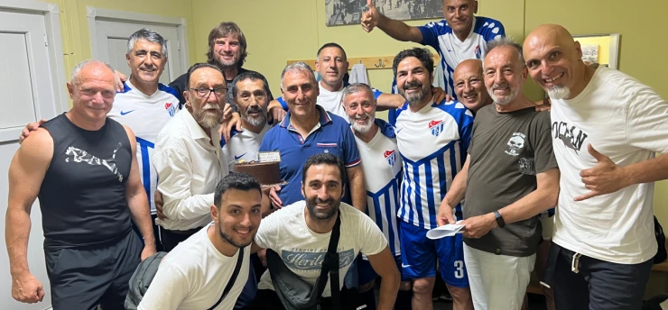 Suat Küçükali'ye doğum günü sürprizi