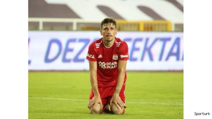 Mert Hakan Yandaş, Sivasspor'a veda etti
