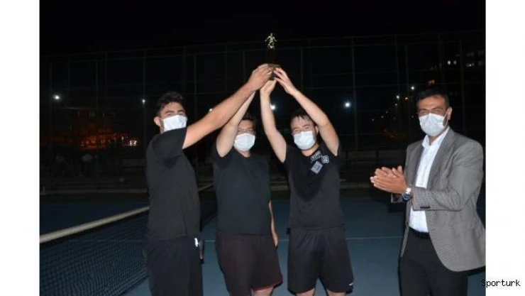 30 Ağustos Ayak Tenisi Turnuvası sona erdi