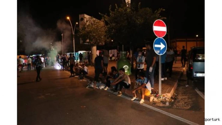 Adana Demirspor kaybetti taraftarlar hüngür hüngür ağladı