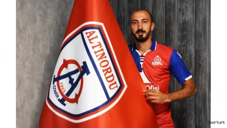 Altınordu, Ahmet İlhan Özek'i transfer etti