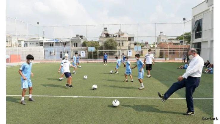 Başkan Akay: &quotSpor kötü alışkanlıkların düşmanıdır"