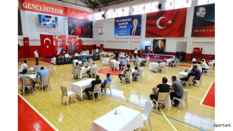 Bayraklı'da amatör spor kulüplerine 206 bin liralık destek