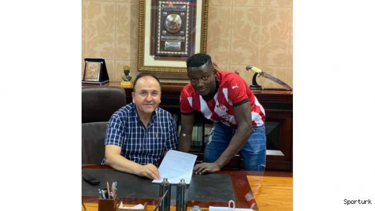 Casimir Ninga resmen Sivasspor'da