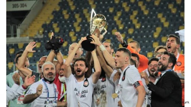 Fatih Karagümrük kupasına kavuştu