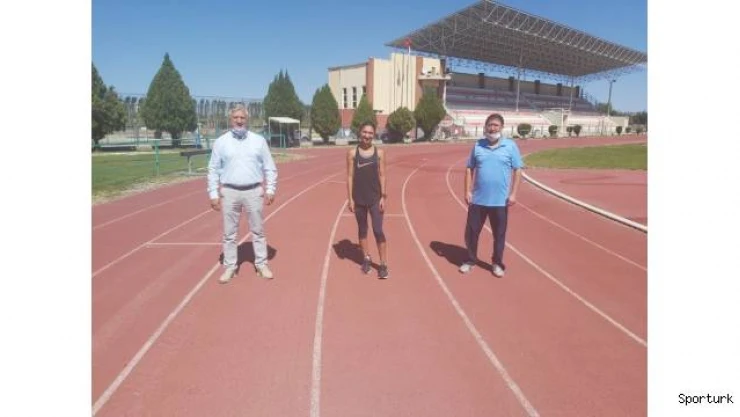 Gamze Bulut Duvar sahalara döndü