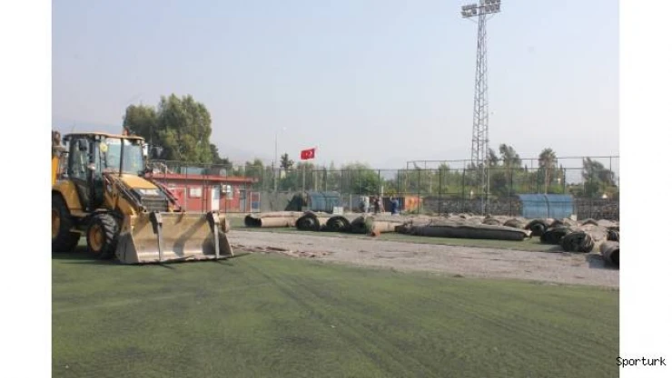 İskenderun'a FİFA standartlarında sentetik çim saha