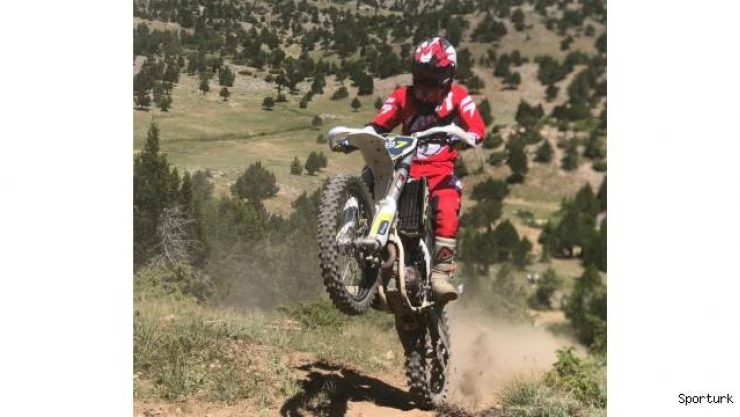 Kahramanmaraş'ta motor yarışları nefes kesti