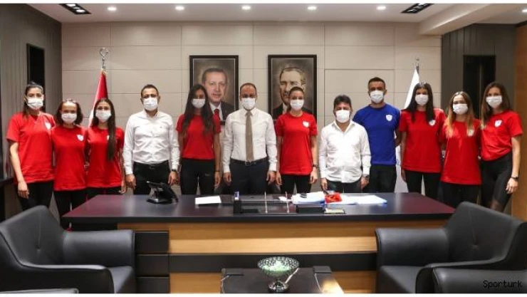 Pamukkale Belediyespor Kadın Voleybol Takımı 2. Lige hazırlanıyor