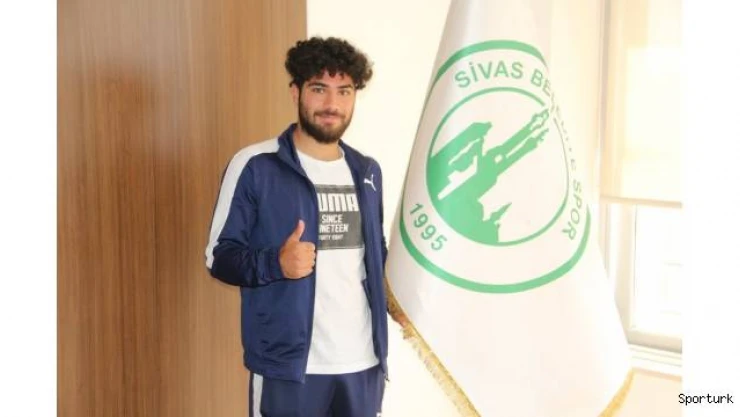 Sivassporlu Furkan Sağman, Sivas Belediyespor'a transfer oldu