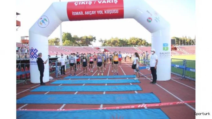 12. İsmail Akçay yol koşusunda zafer Adel Mechaal'in