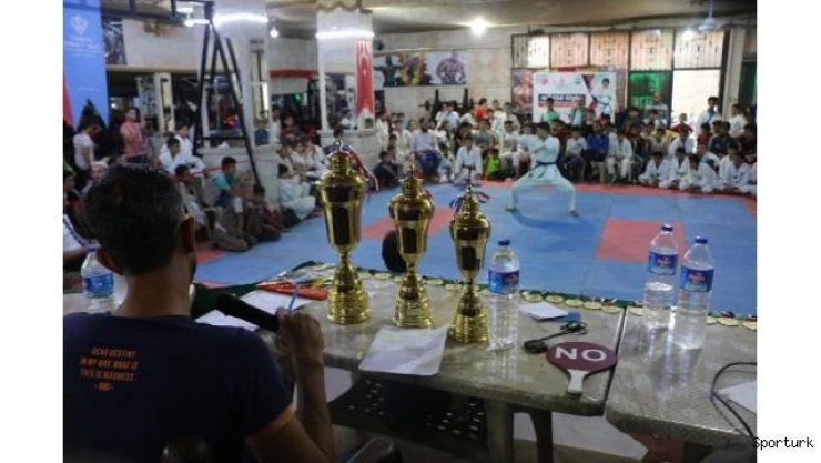 İdlib'te Gençler Karate Şampiyonası başladı