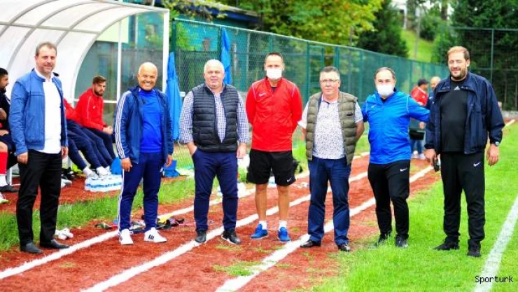 Mesut Üner takımını yalnız bırakmadı