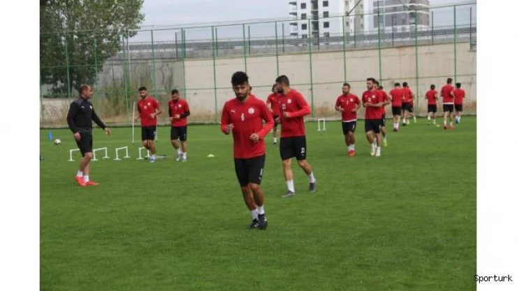 Sivas Belediyespor yeni sezon hazırlıklarını sürdürüyor