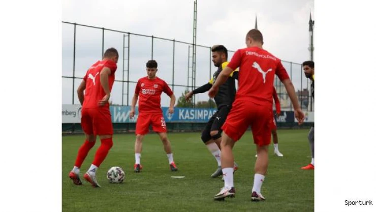 Sivasspor'da hazırlıklar tam gaz sürüyor
