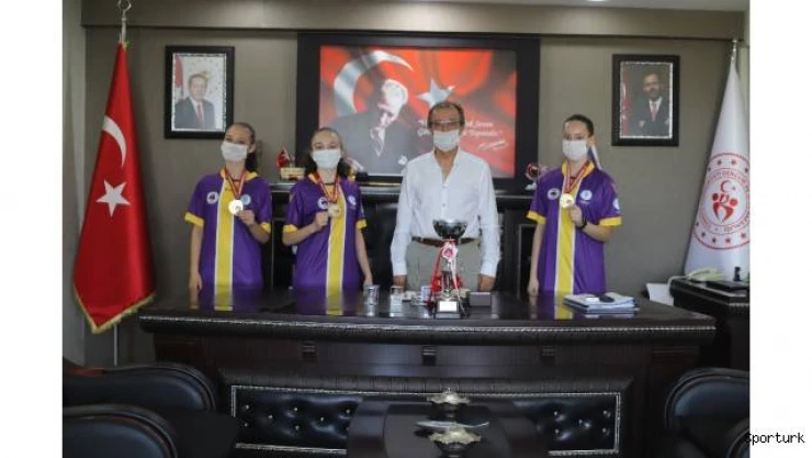 Üç ay boyunca evde çalışan karateciler Türkiye Şampiyonu oldu