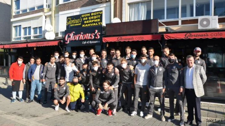 Ali Osman Ulusoy ve Yeşilyurt'tan, Silivrispor'a kahvaltı