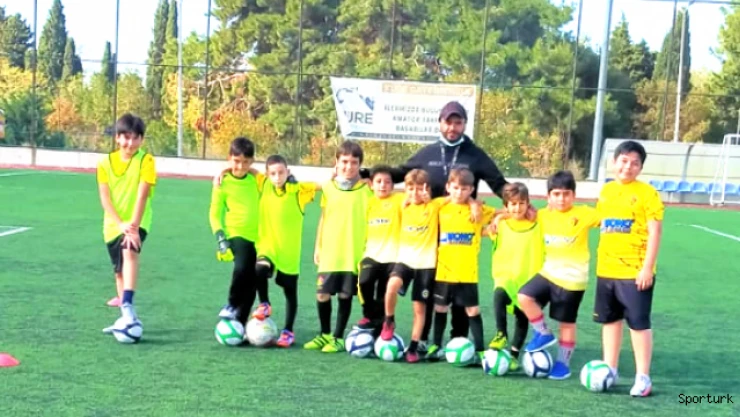 GÜZELCE FUTBOL OKULU DURMUYOR