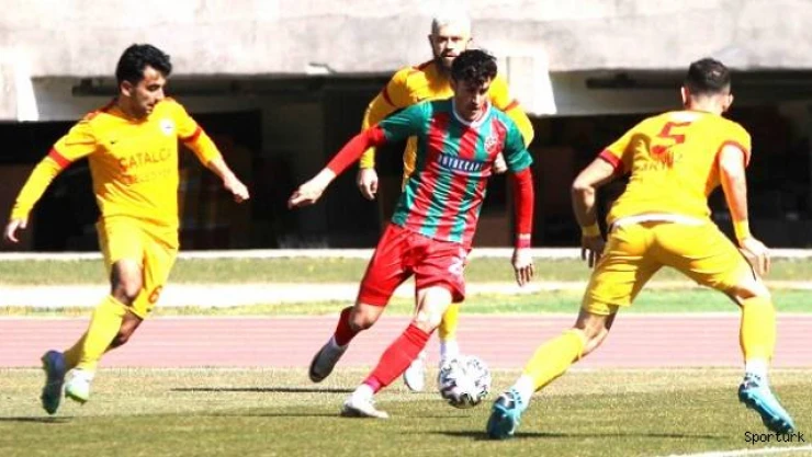 Çatalcaspor 3 maçın hakemi 3