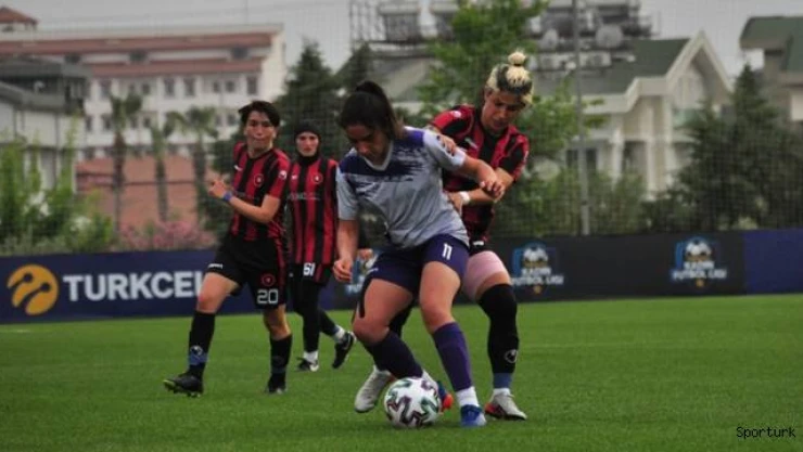 Turkcell Kadın Futbol Ligi başladı