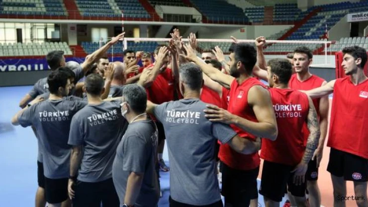 A Milli Erkek Voleybol Takımı, İstanbul'da kampa girdi