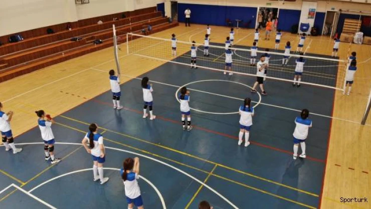 İBB'nin salonlarında ücretsiz yaz spor okulları başladı