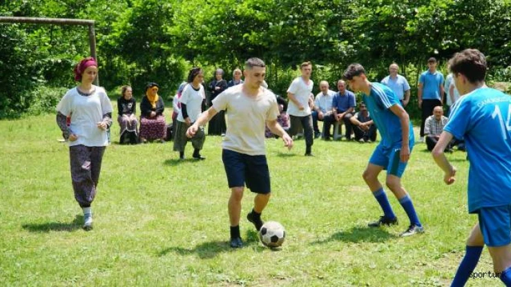 Abdülkadir Ömür, TRT'nin "İyi Ki Varsın Eren" filminde rol aldı
