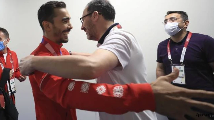 Bakan Kasapoğlu'ndan Ferhat Arıcan'a tebrik