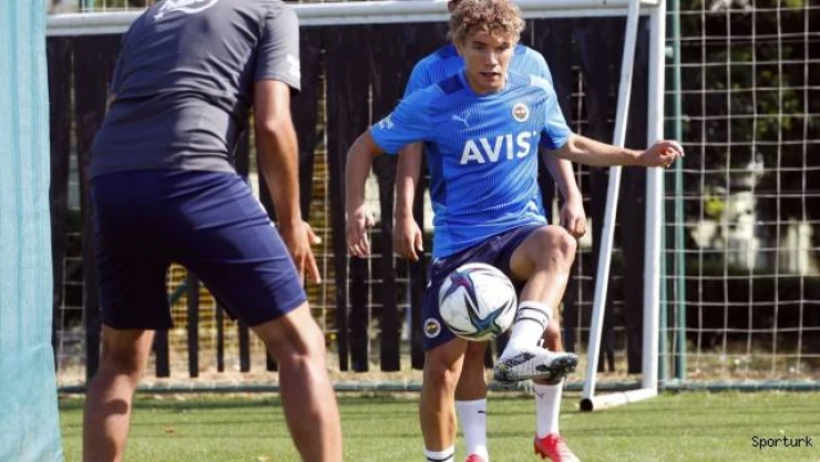 Fenerbahçe'de Serdar Aziz ve Sosa takımdan ayrı çalıştı