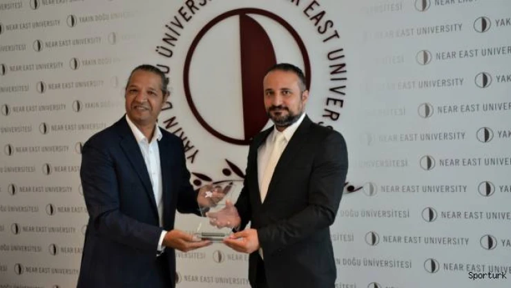 Yakın Doğu Üniversitesinden KKTC Hentbol Federasyonu'na destek