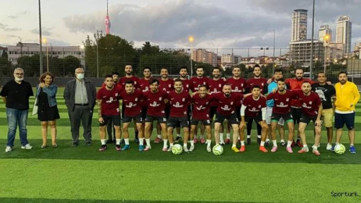Yeldeğirmenispor sahaya indi