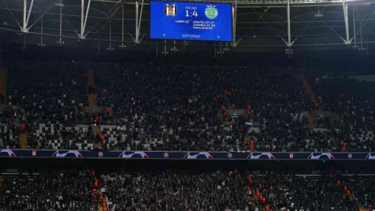 Beşiktaş taraftarından maç sonu destek