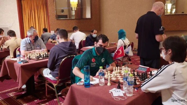 Satranç'ta Büyükşehirli genç sporcudan büyük başarı